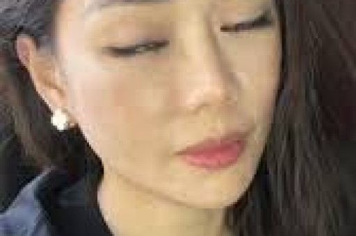 拍卖上亿珠宝单身富婆女港星是怎么用钱生钱的？