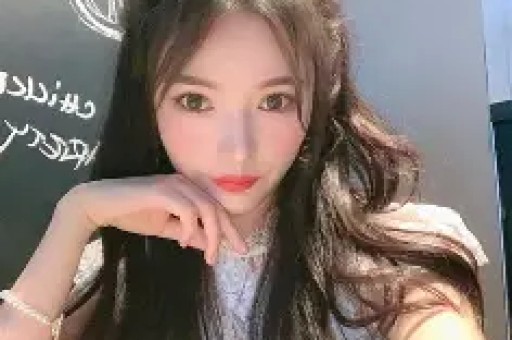 陈小春塌房？女星曝猛料：曾被陈小春夜店搭讪邀请她去房间喝酒